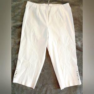 Sempre Piu Chalou size 18 white pull on flat front stretch pants NWT